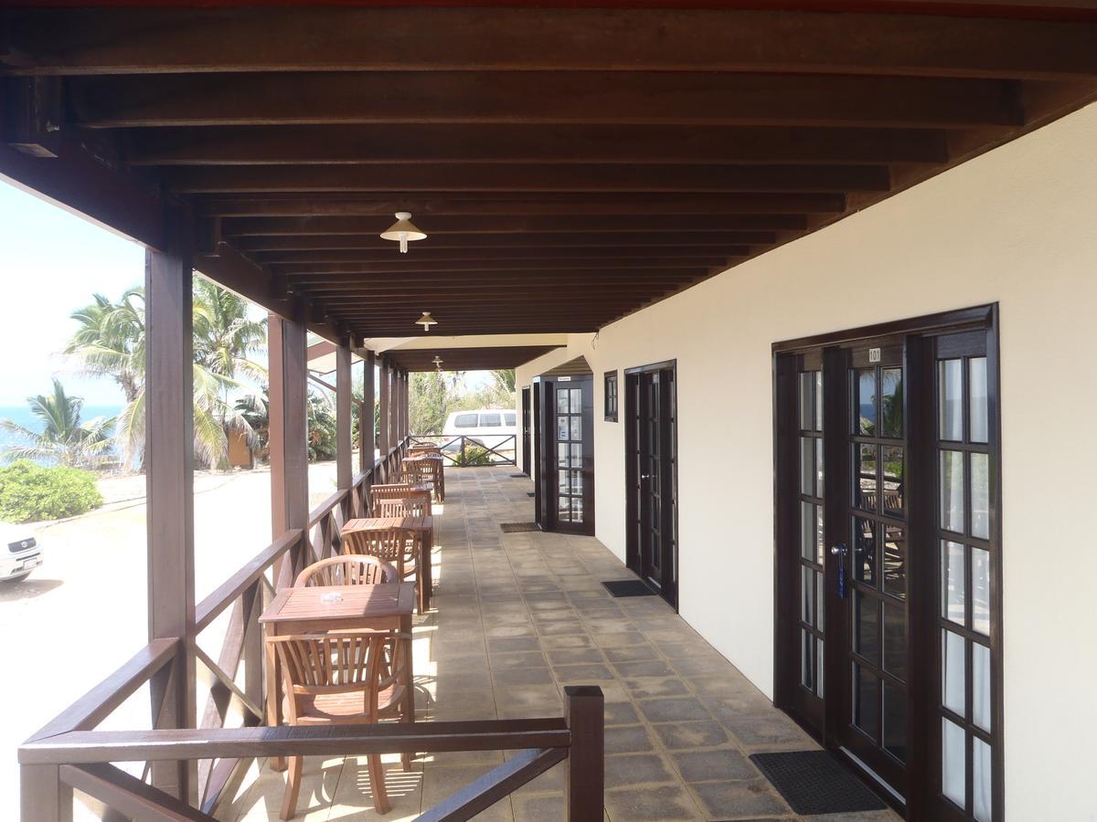 日落酒店 Flying Fish Cove 外观 照片